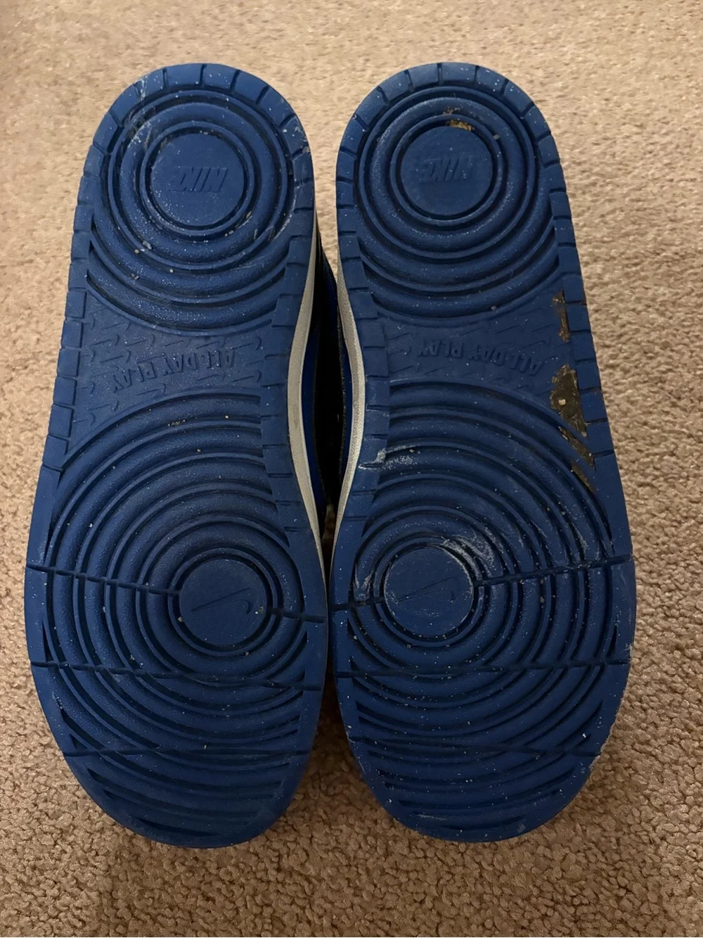 Nike Kids size 7 Court Borough Mid 2